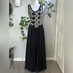 Vintage Aspeed Design Black & Gold Embroidered Formal Gown – Size S